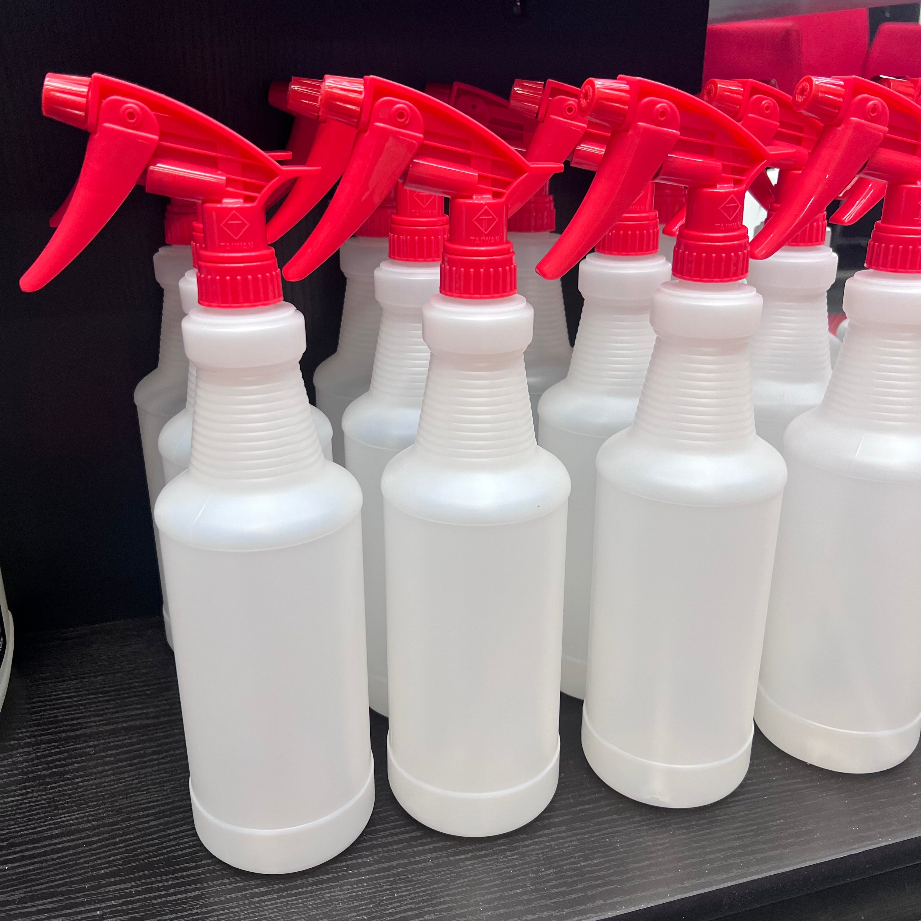 HDPE 28/400 Plastic Carafe Bottle & Red High-Output Heavy-Duty — professional bulk case | D-TAIL LAB